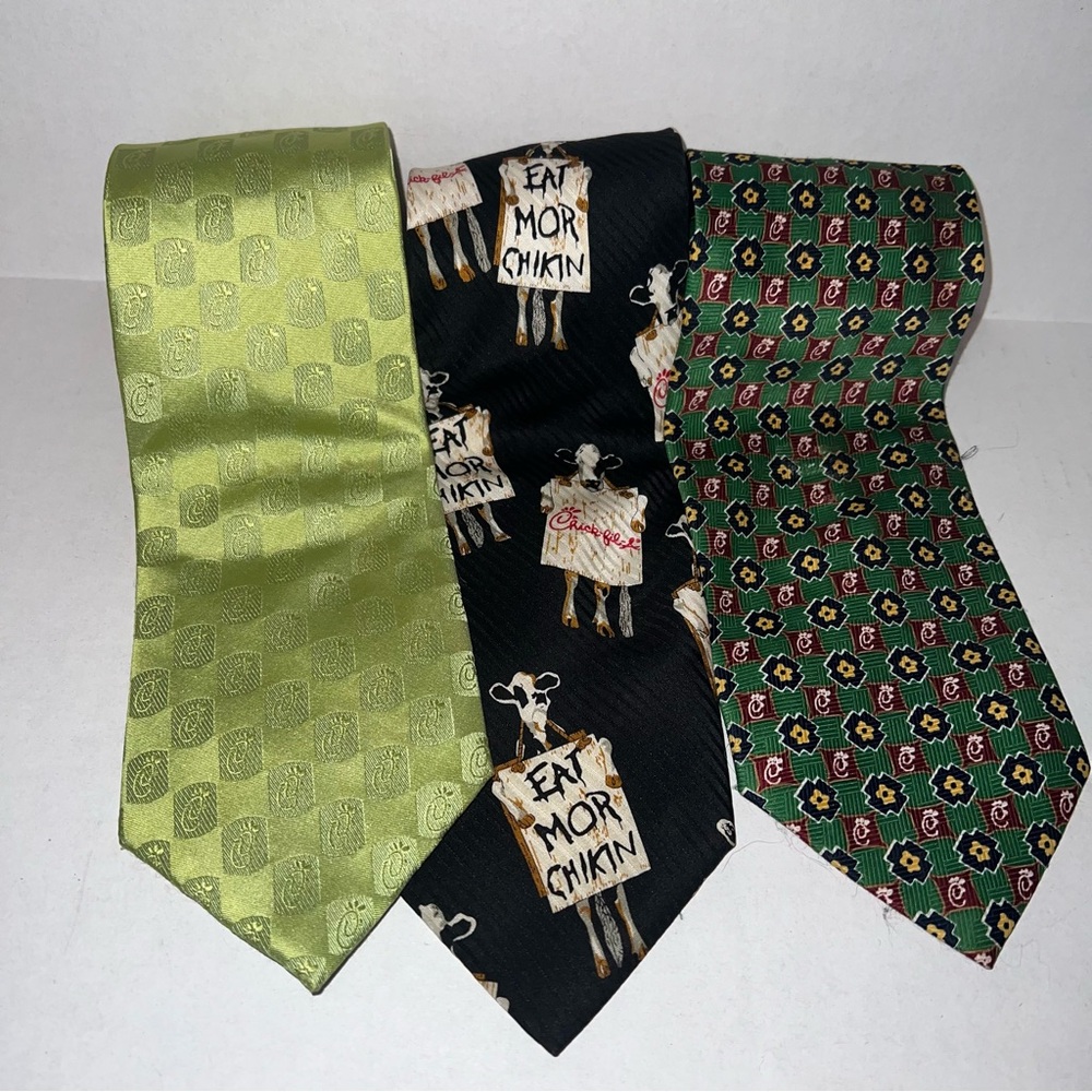 Chick-fil-A vintage 3 piece tie set